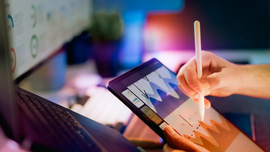 科技統計圖表顯示數據分析